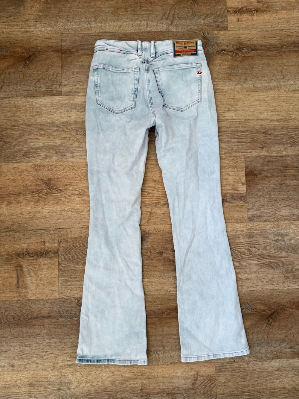 Diesel Bootcut Jeans 1969 D-Ebbey in a light blue wash - size 29 - brand new